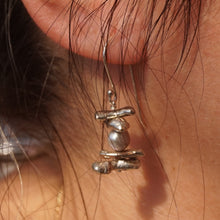 Load image into Gallery viewer, Beatriz Earrings
